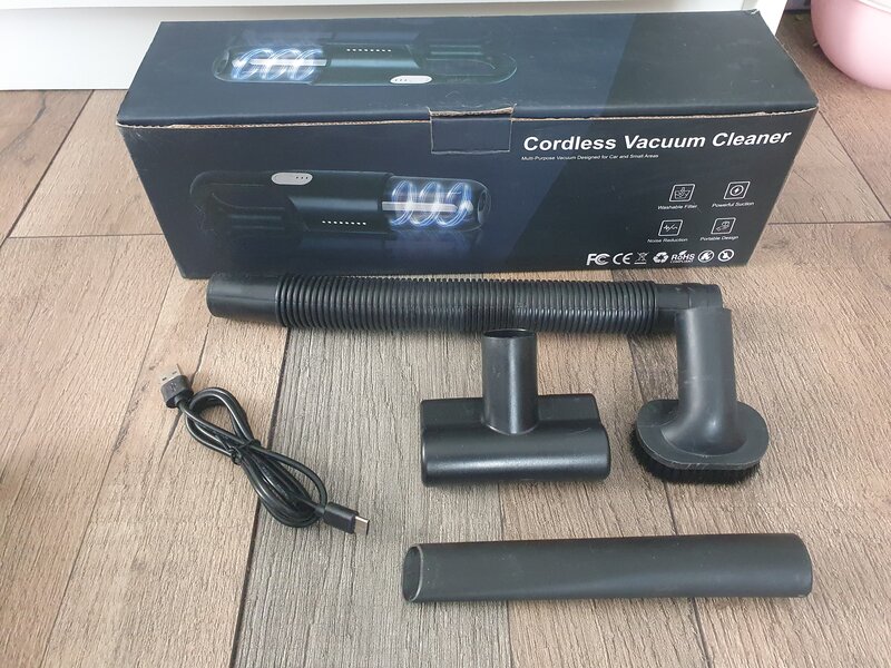 Aspirator portabil puternic.